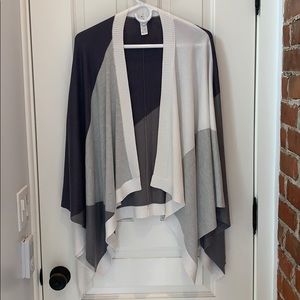 LuluLemon gray and white wrap one size never worn